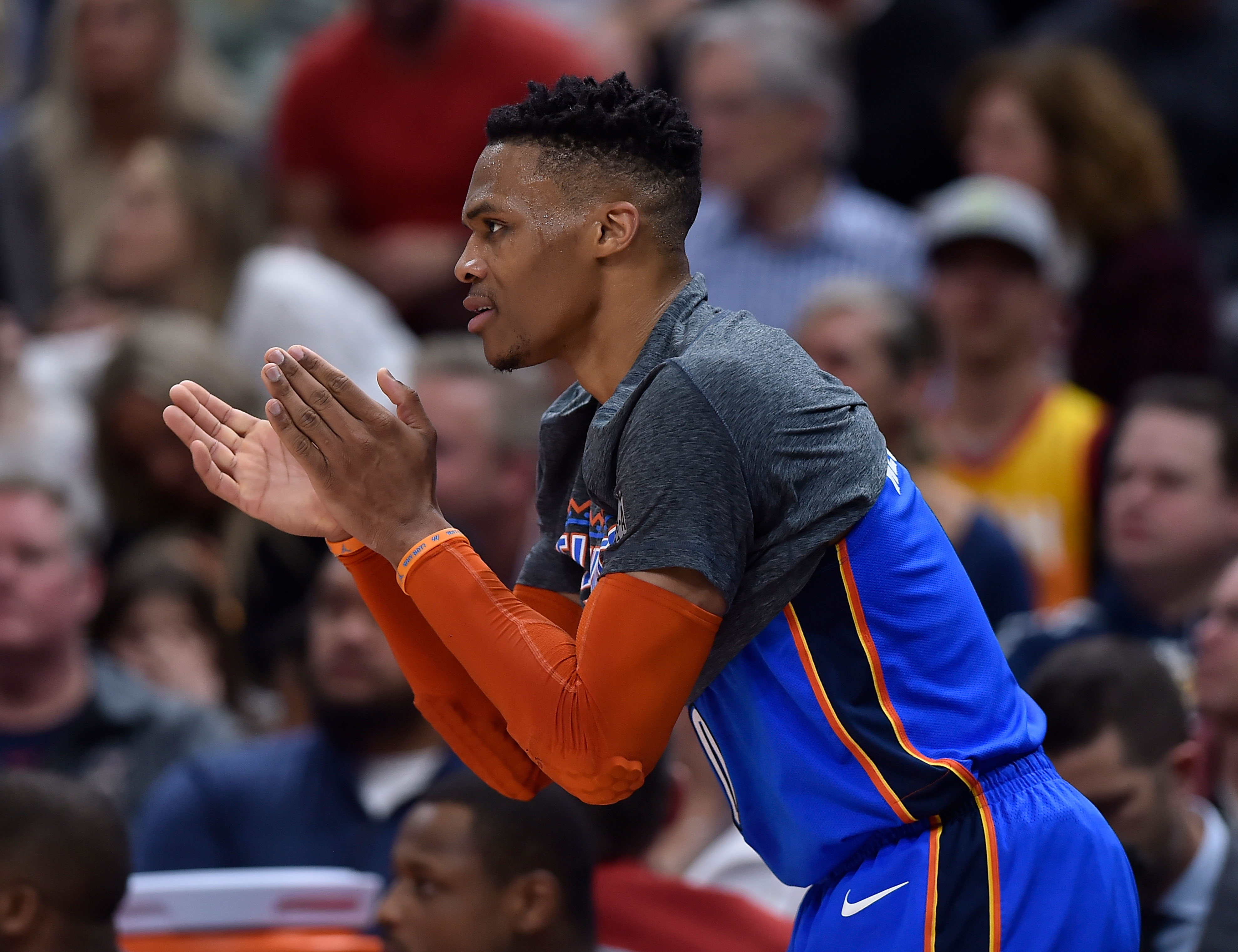 热烈的气氛 热烈的气氛