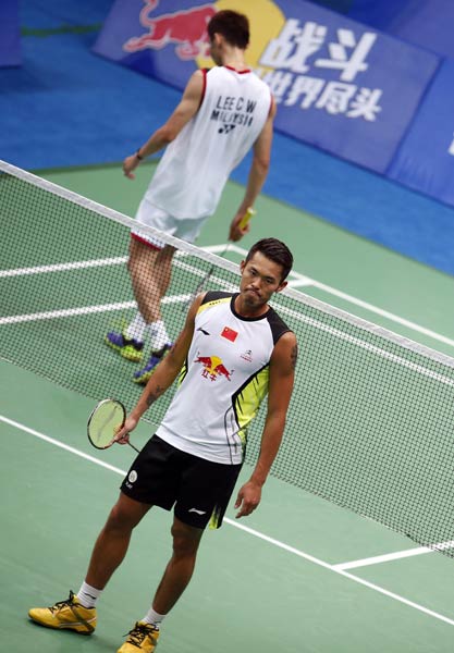 体育中超：“齐鲁德比”球市火爆 刘彬彬“一剑封喉”