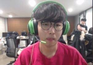 乒乓球亚洲杯：两位四强选手诞生！陈幸同4-1胜伊藤美诚，立大功.